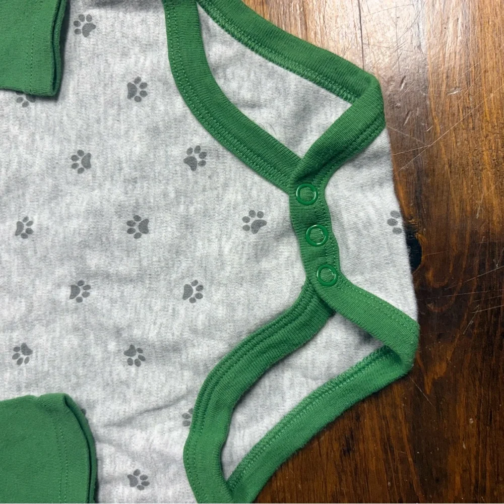 John Deere Gray And Green Dog And Tractor Onesie Size 9-12 Months‎